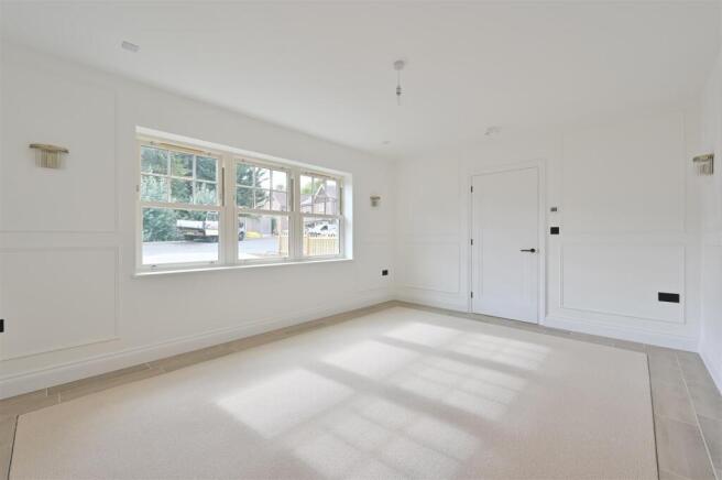 8 Walnut Close-2.jpg