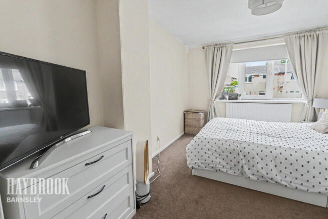 3 bed Semi-Detached for sale Image 8