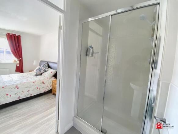 En-Suite Double Shower Room