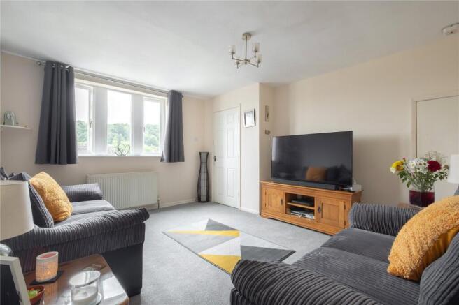 3 bed Semi-Detached for sale Image 6