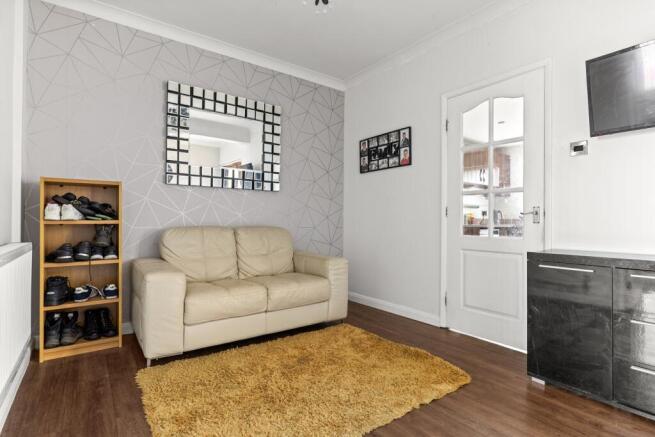3 bed Semi-Detached for sale Image 6