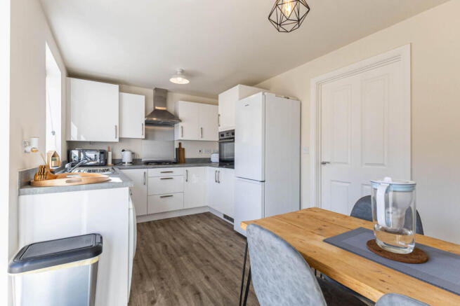 3 bed Semi-Detached for sale Image 6