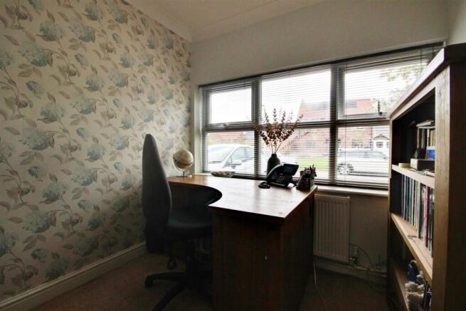 3 bed Link Detached House for sale Image 11