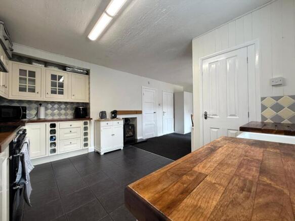4 bed Terraced for sale Image 6