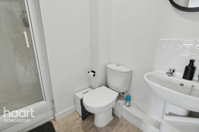 2 bed Apartment for sale Image 8