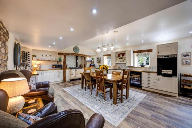 4 bed Barn Conversion for sale Image 10