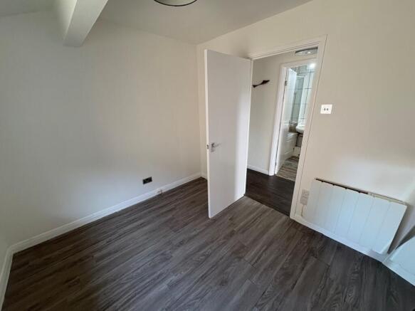 1 bed Flat for sale Image 4