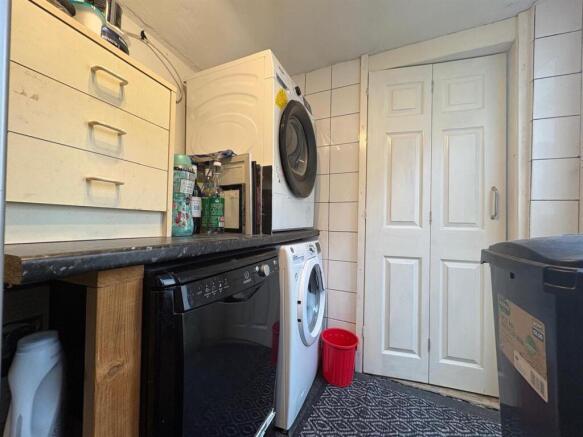 3 bed Terraced for sale Image 9