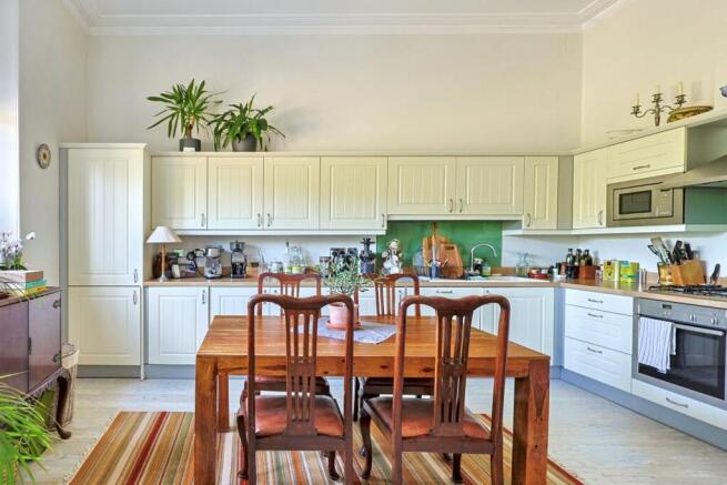 22 The Manor, Talygarn, Pontyclun, Mid Glamorgan, CF72 9WR photo 4