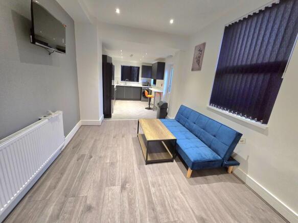 6 bed Terraced to rent Image 4
