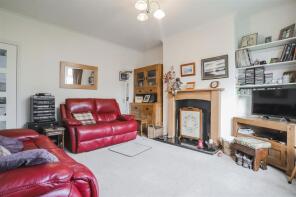 25, Ryefield Avenue West, Haslingden, Rossendale BB4 4BL