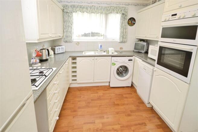 Broadwood Road, Chattenden, Rochester, Kent, ME3 – další