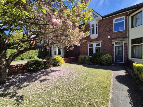 Front garden 3.jpg