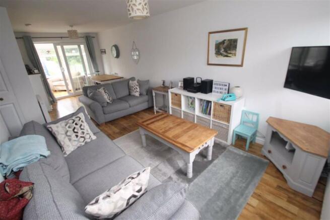 THROUGH LIVING/DINING ROOM