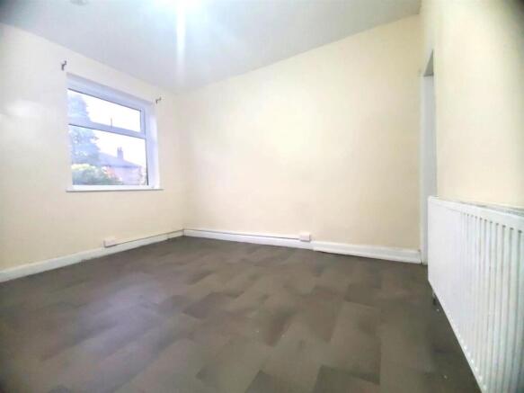 2 bed House to rent Image 4