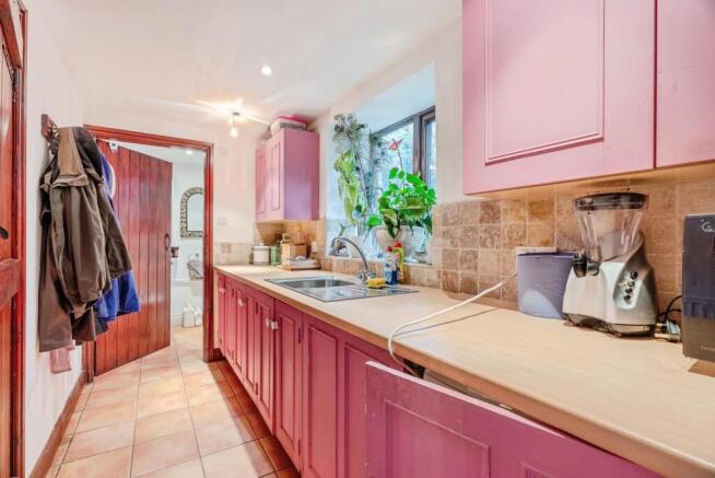 4 bed Detached for sale Image 10