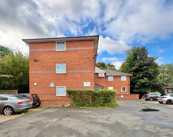 2 bed Flat to rent Image 10