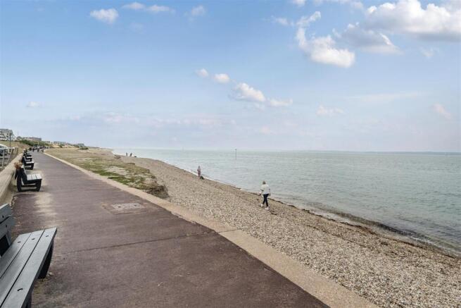 Lee On The Solent Beach