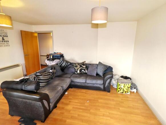2 bed Flat for sale Image 6
