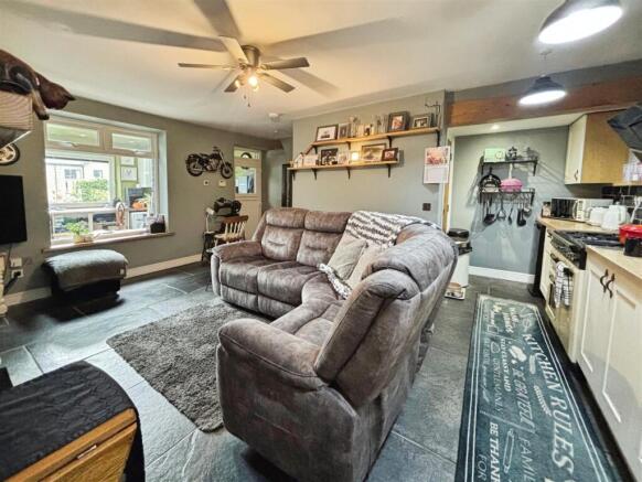 2 bed Terraced for sale Image 6