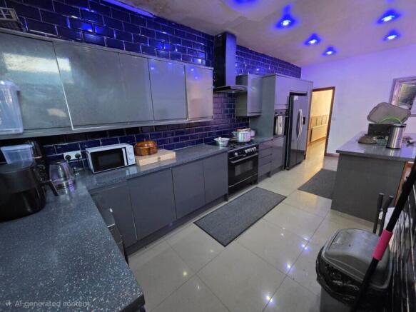 7 bed House for sale Image 4