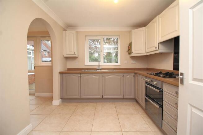kitchen 1 .JPG