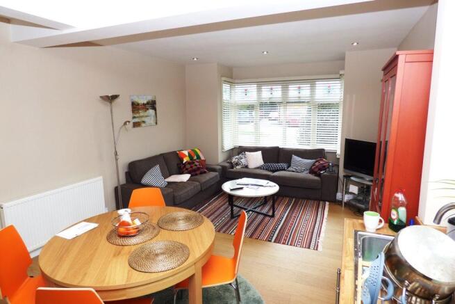 Daws Heath Road, kit