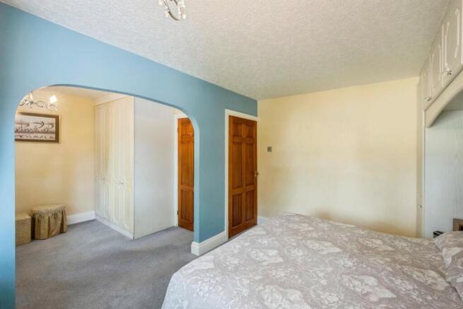 2 bed Semi-Detached for sale Image 10