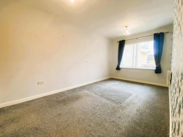 2 bed Apartment for sale Image 4