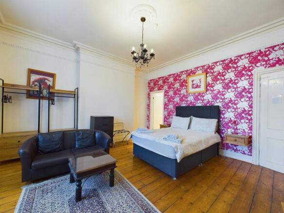 12 bed Semi-Detached for sale Image 11
