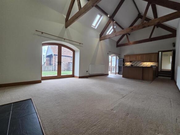 KITCHEN/ SITTING ROOM