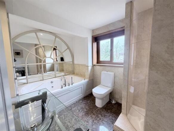 En-suite Bathroom