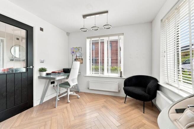 3 bed Semi-Detached for sale Image 9