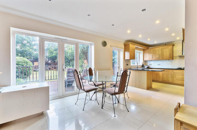 1328484-8-687f3ee...