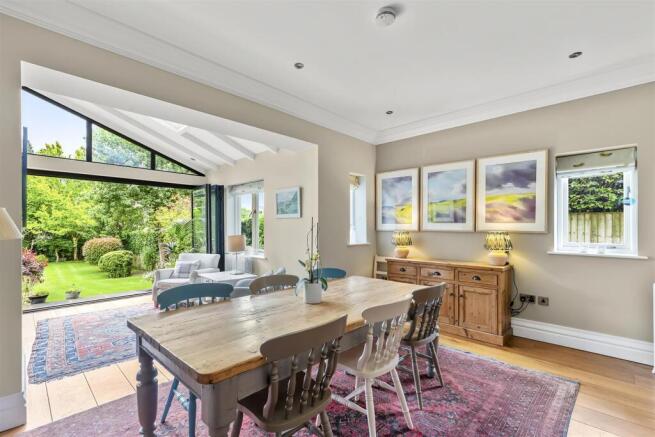 7 bed Detached for sale Image 12