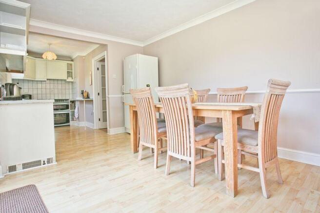 Kitchen/Dining...