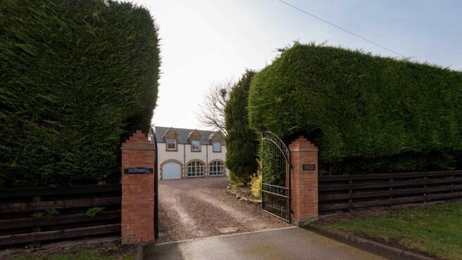 Allied-Surveyors-Scotland-Ugstonrigg-Courtyard-Off