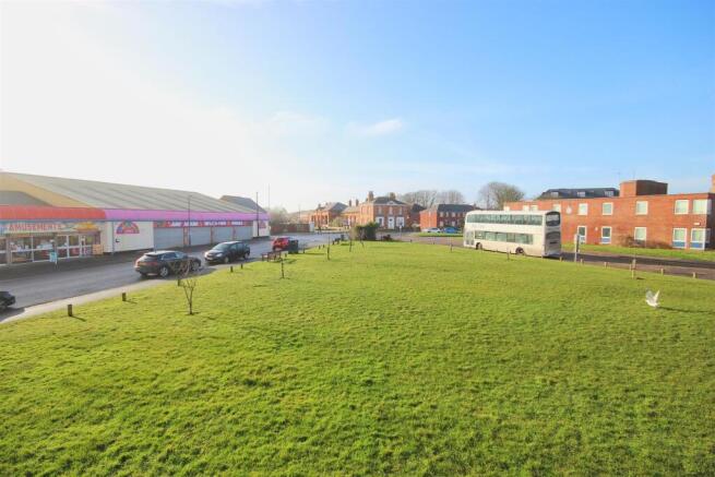 2 bed Apartment for sale Image 9