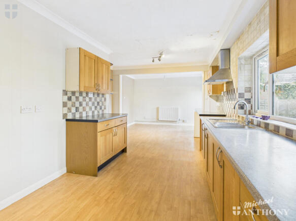 CAM03852G0-PR0480-STILL001