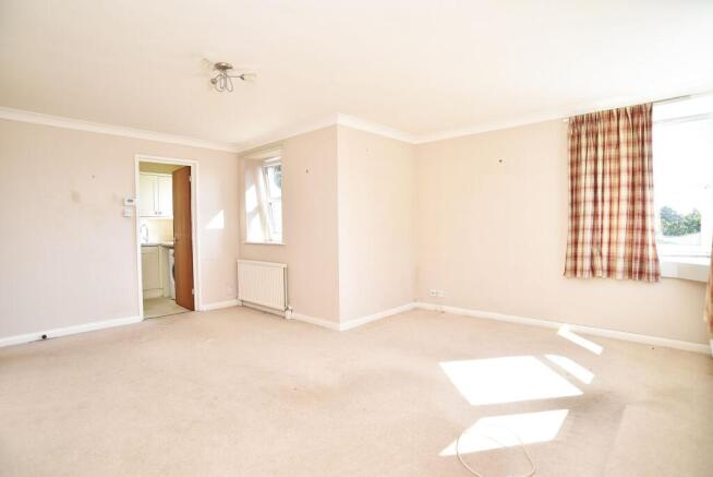 1 bed Flat for sale Image 4