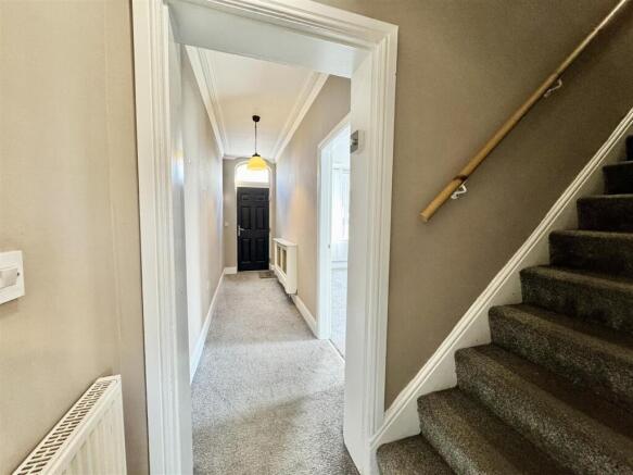 2 bed End of Terrace to rent Image 7