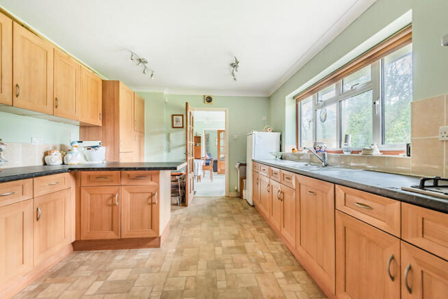Kitchen/Breakfast...