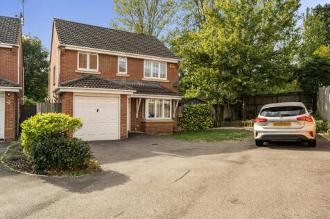 Rayner Drive, Arborfield, Reading, Berkshire, RG2