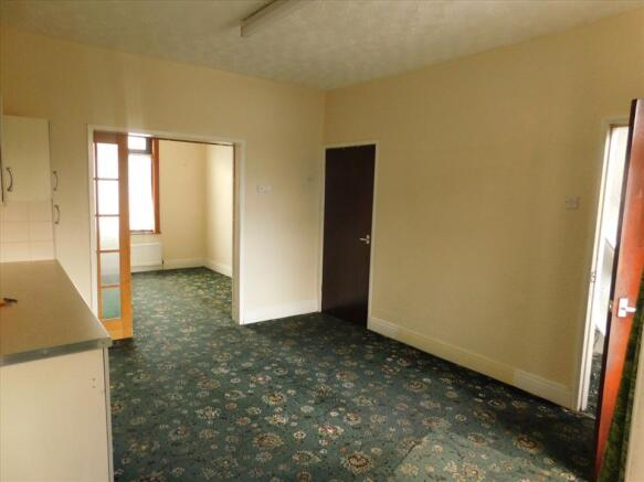 KITCHEN/DNING AREA