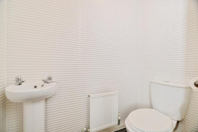 3 bed Semi-Detached for sale Image 6