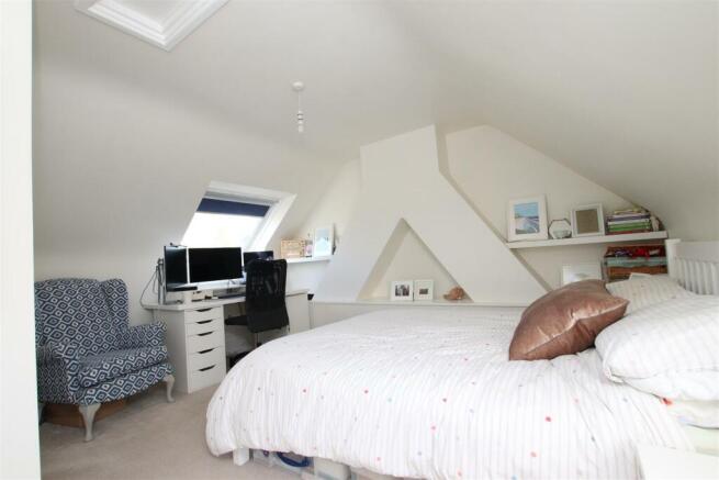 Bedroom 1.JPG