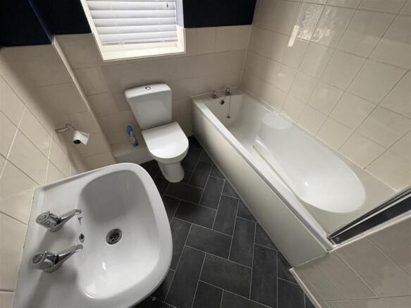 2 bed Town House to rent Image 6