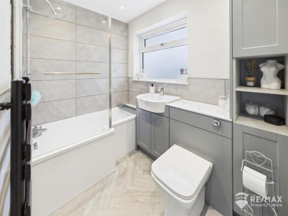 Family Bathroom.jpg