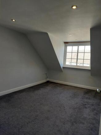 2 bed Apartment to rent Image 6