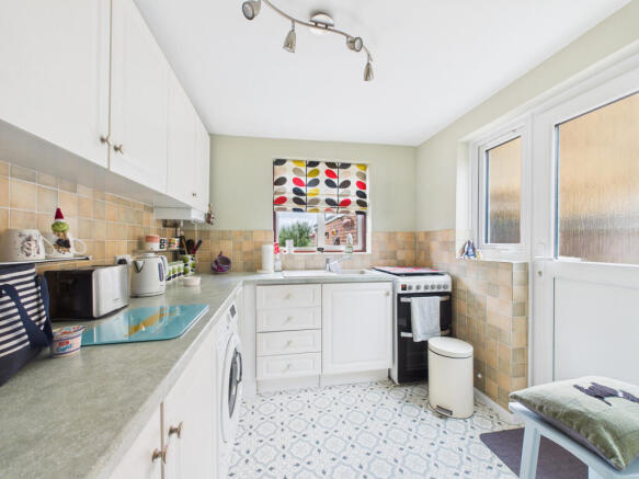 CAM02909G0-PR0498-STILL007